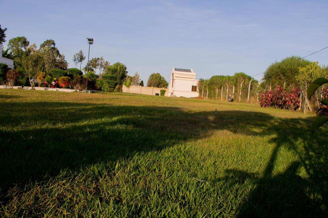 Hotel Distinction Gardens Siaya Zewnętrze zdjęcie